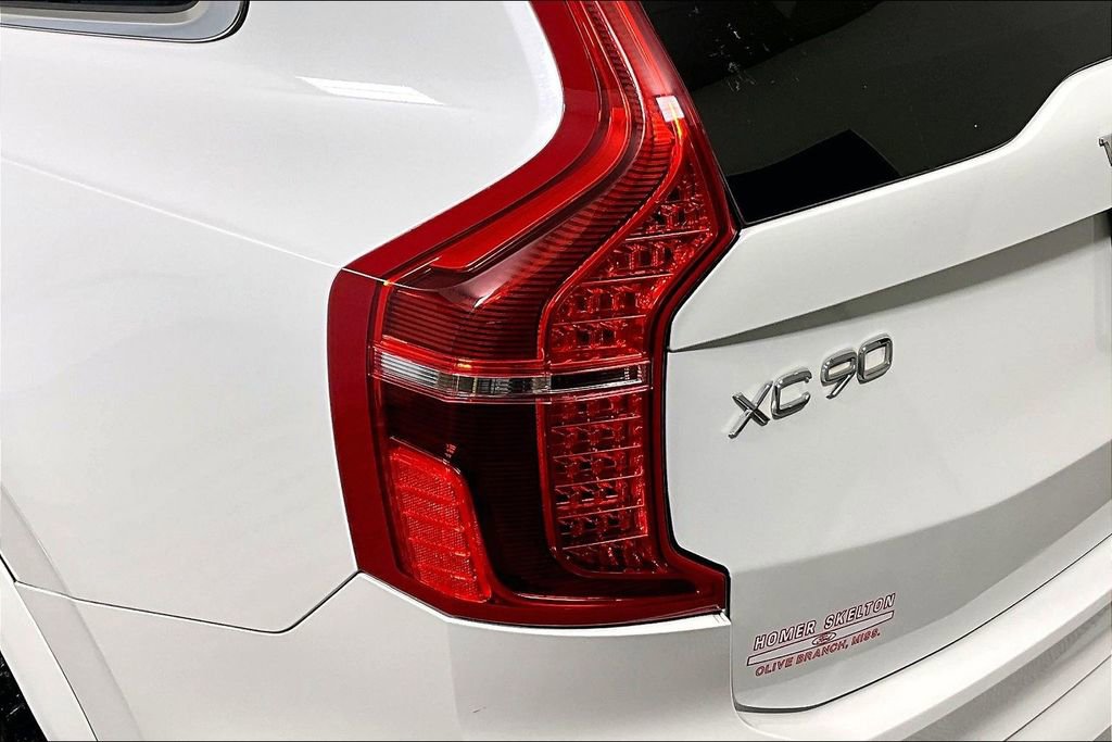 Used 2017 Volvo XC90 T6 Momentum w/ Vision Package image 30