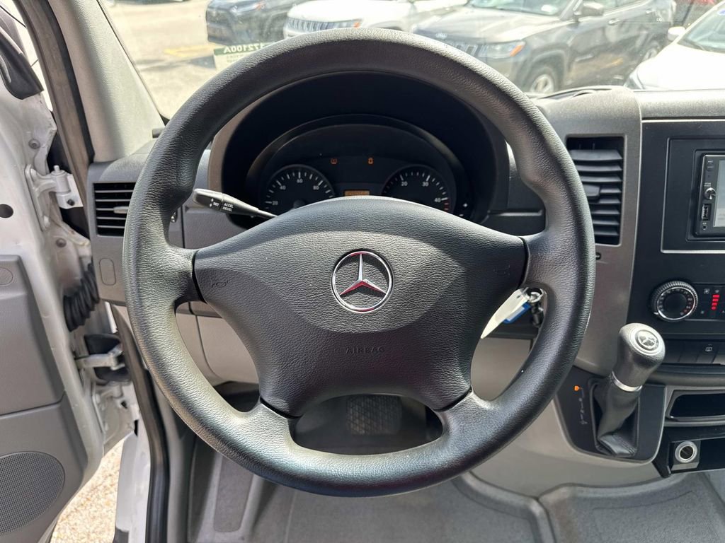 Used 2016 Mercedes-Benz Sprinter 2500 image 21