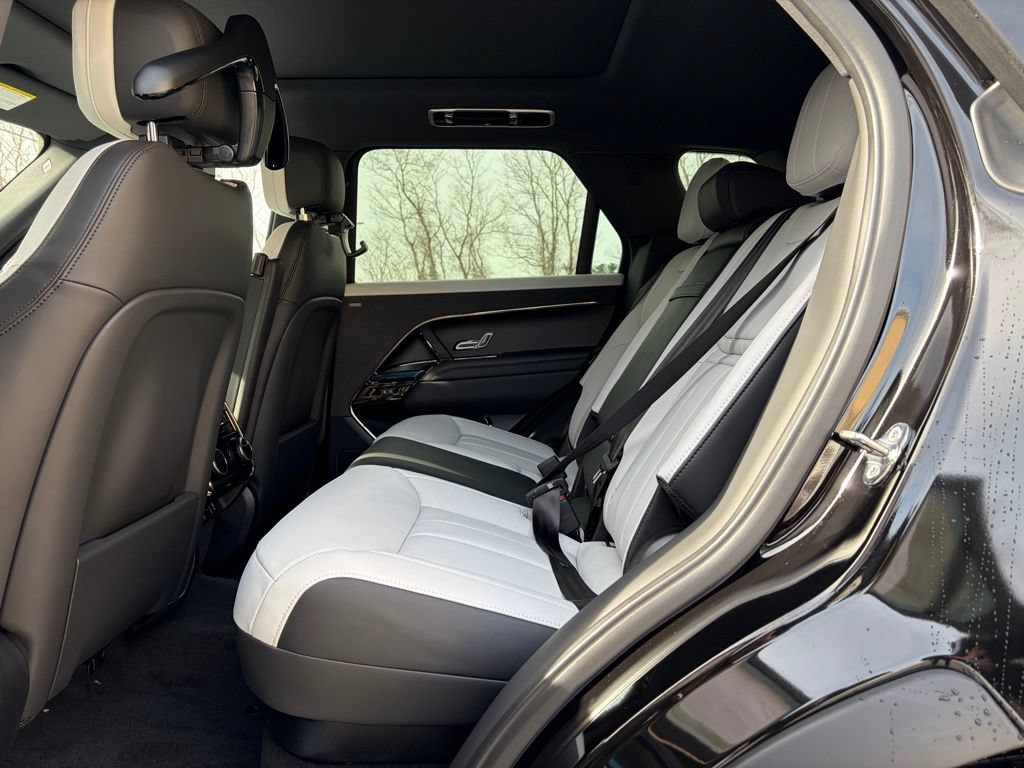 New 2026 Land Rover Range Rover Sport Dynamic SE AWD/4WD image 13