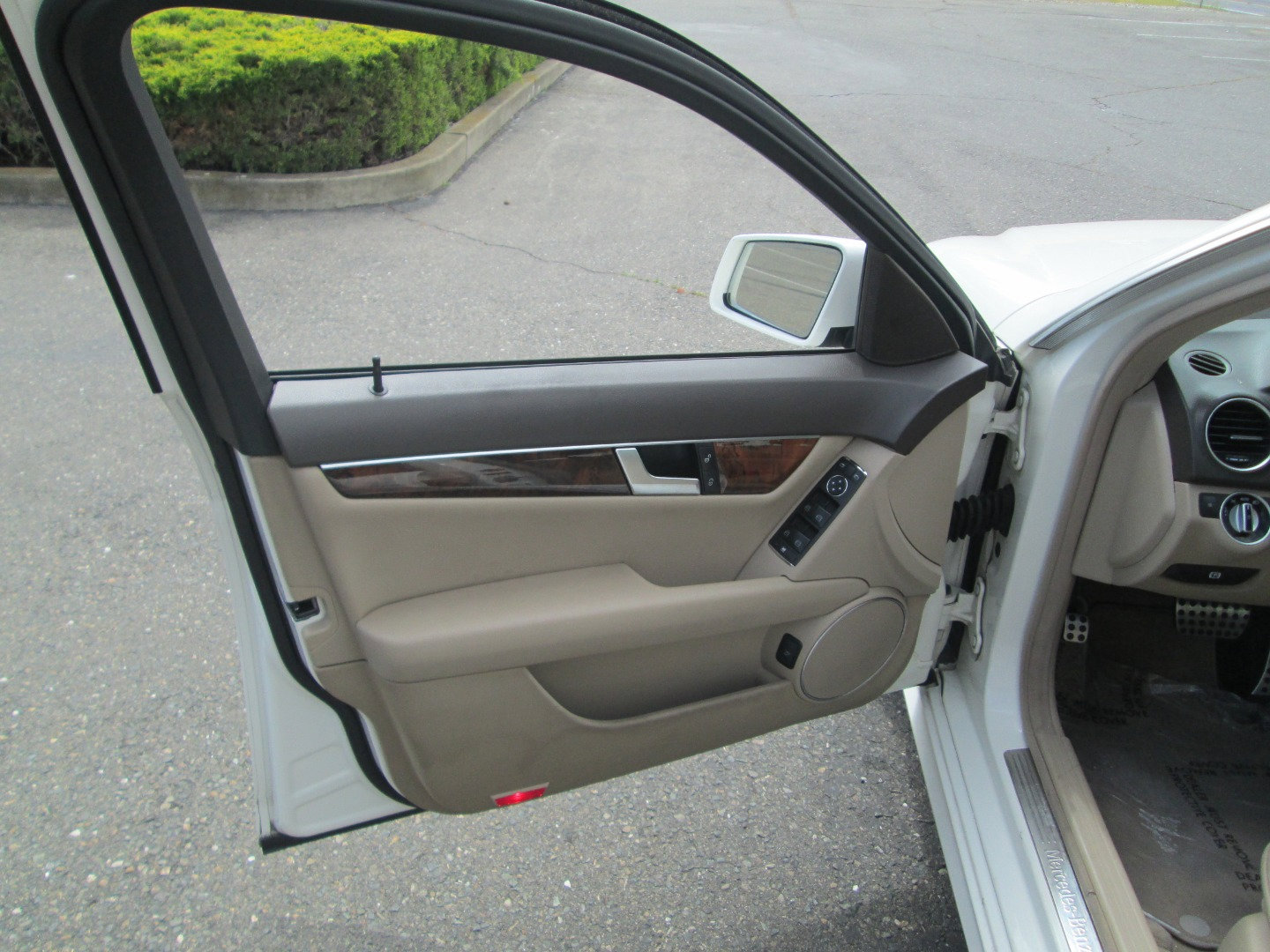 Used 2012 Mercedes-Benz C 250 Sport image 11