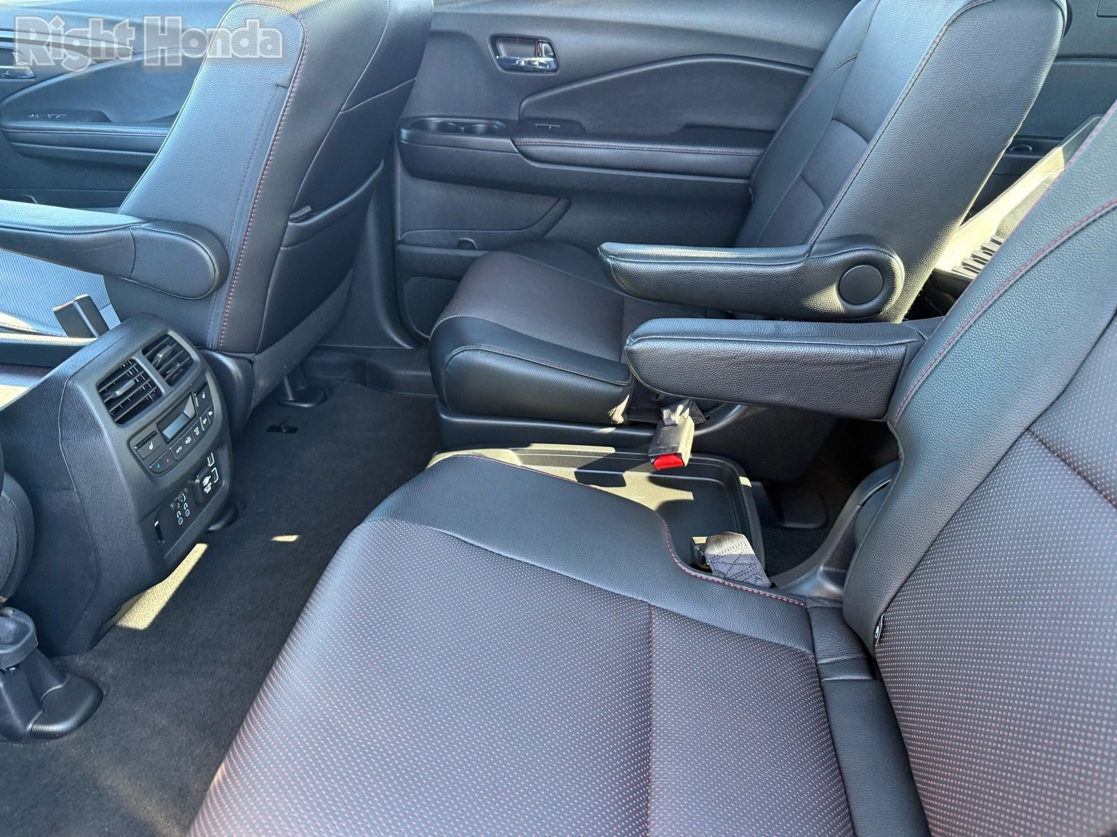 Used 2022 Honda Pilot Black Edition image 26