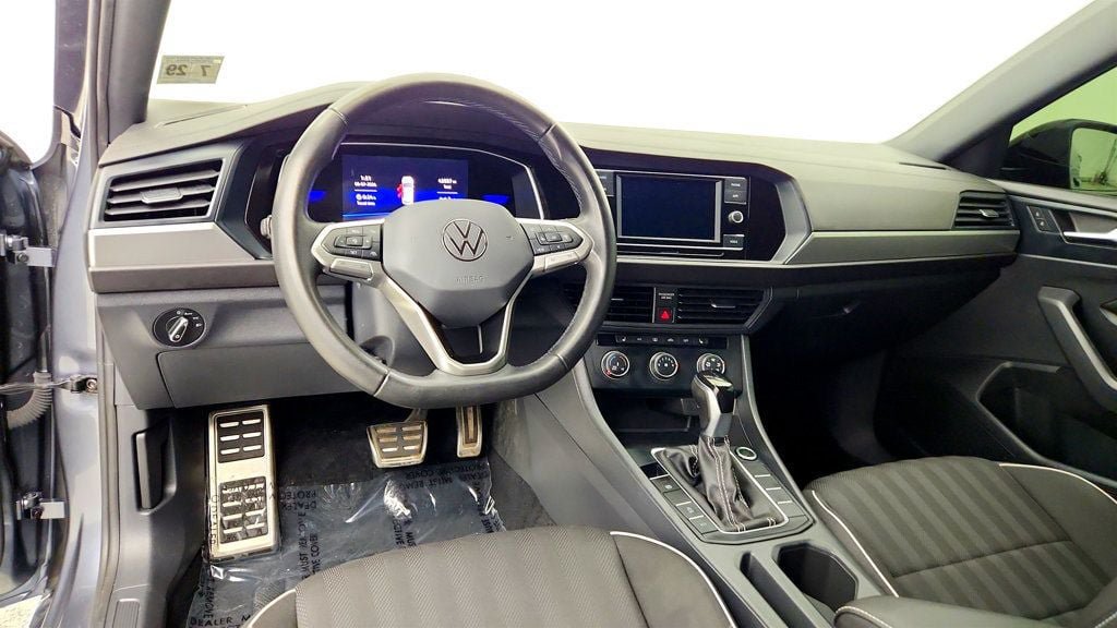 Used 2024 Volkswagen Jetta Sport FWD image 12