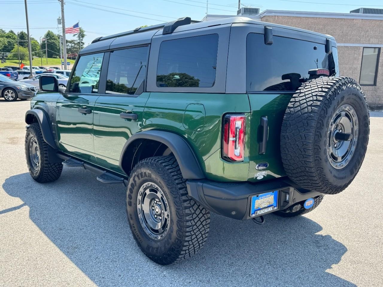 Used 2024 Ford Bronco Everglades AWD/4WD image 5