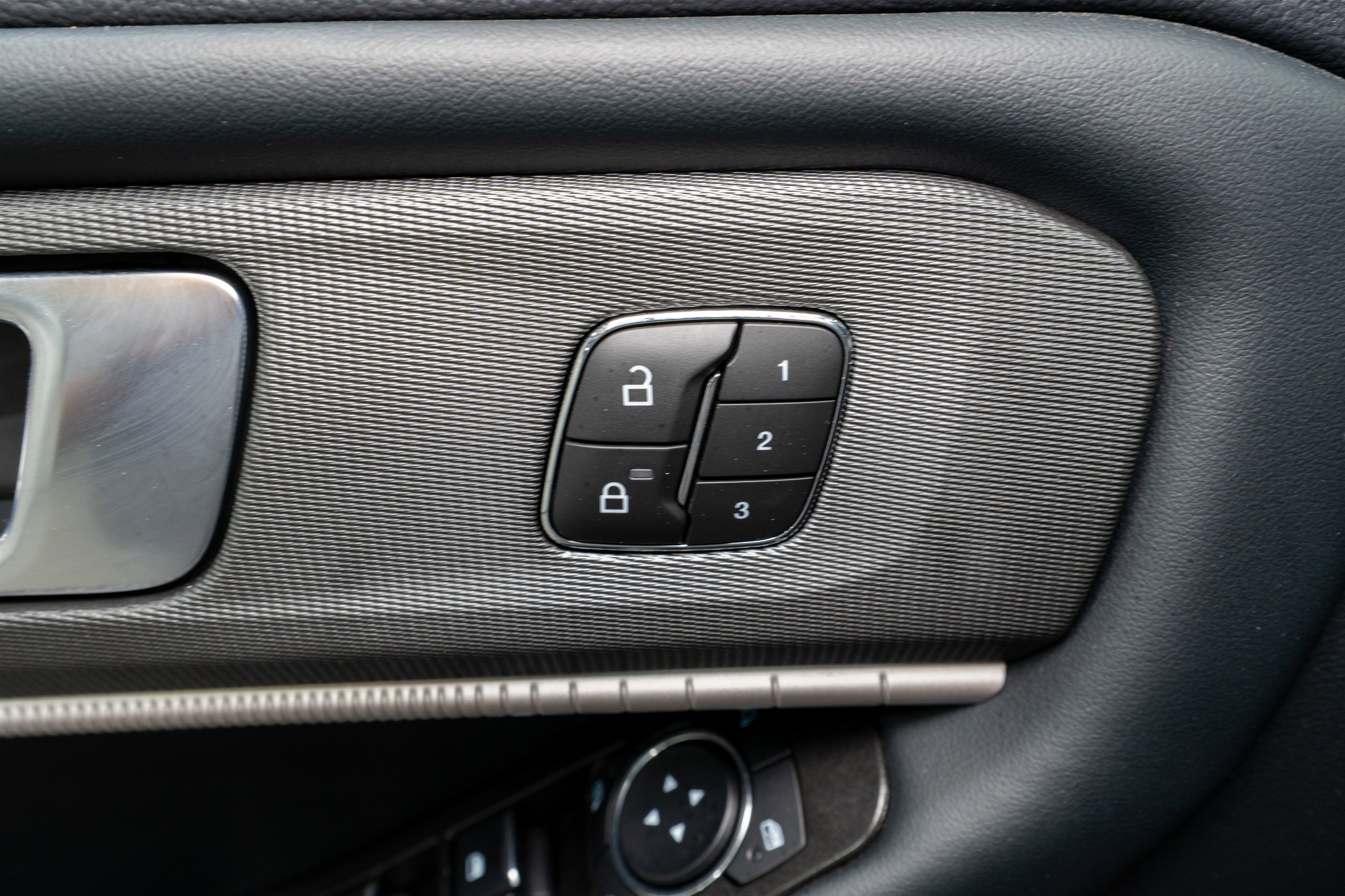 Used 2025 Ford Explorer ST AWD/4WD image 14