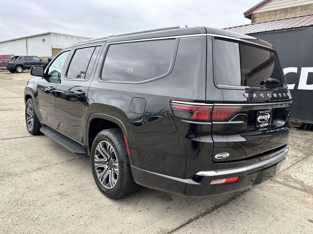 Used 2024 Jeep Wagoneer L Series II w/ Flexible Seating Group image 5