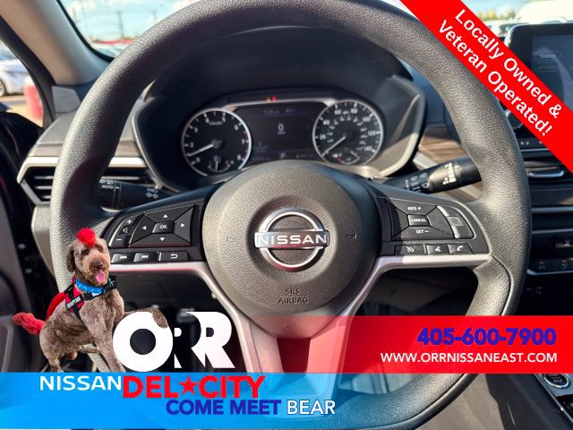 Used 2025 Nissan Altima 2.5 SV FWD image 16