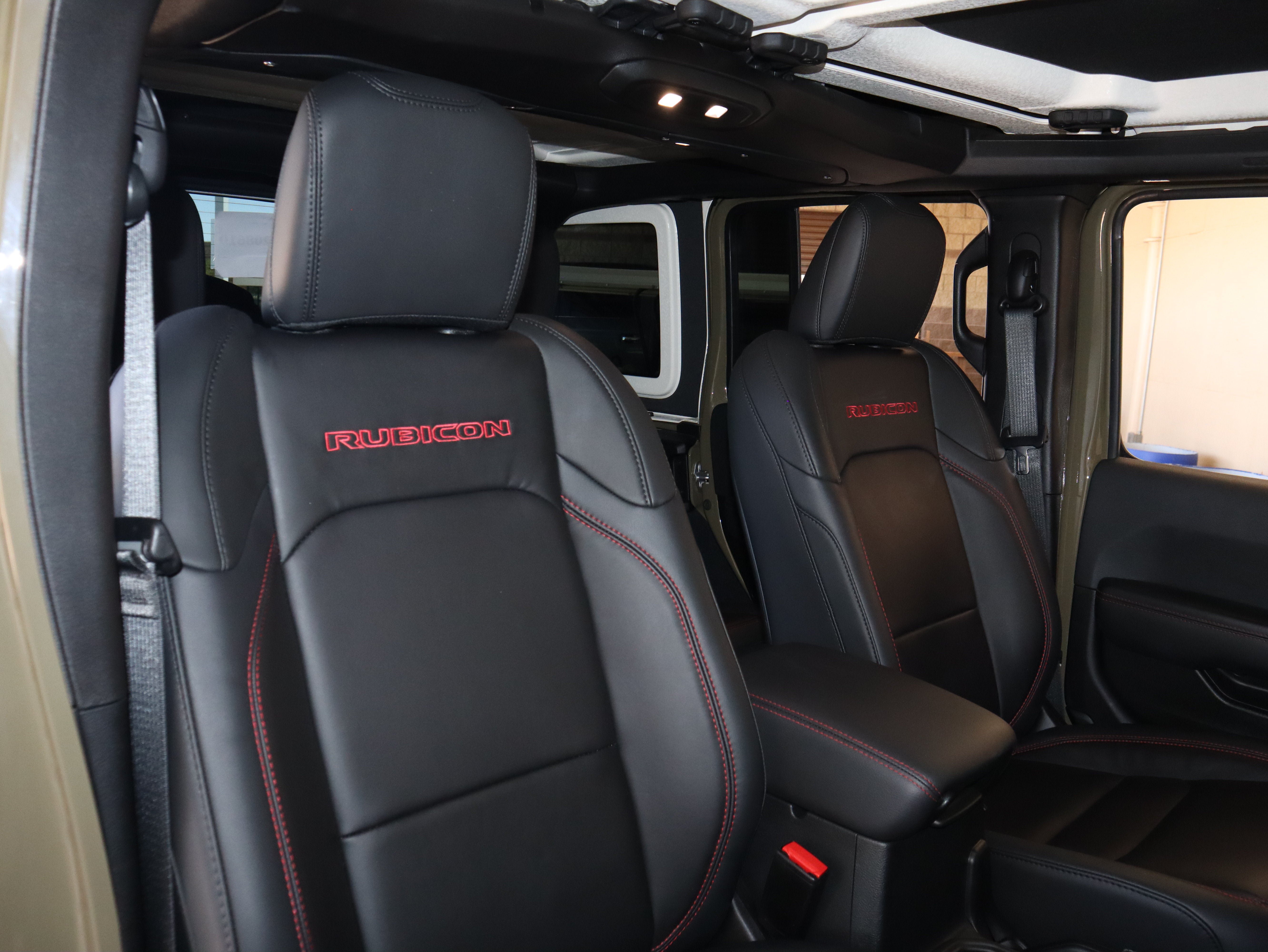 Used 2025 Jeep Wrangler Unlimited Rubicon AWD/4WD image 43