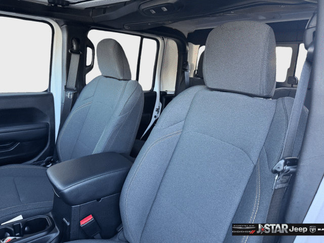 Used 2025 Jeep Gladiator Sport AWD/4WD image 12