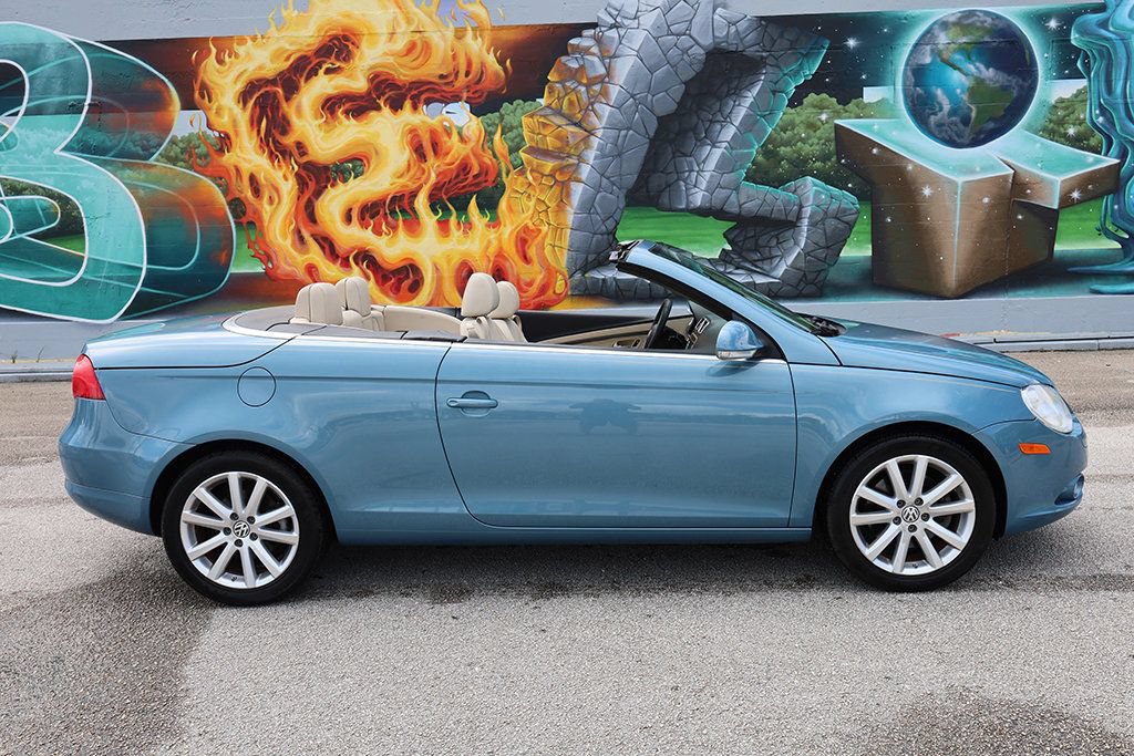 Used 2008 Volkswagen Eos 2.0T FWD image 25