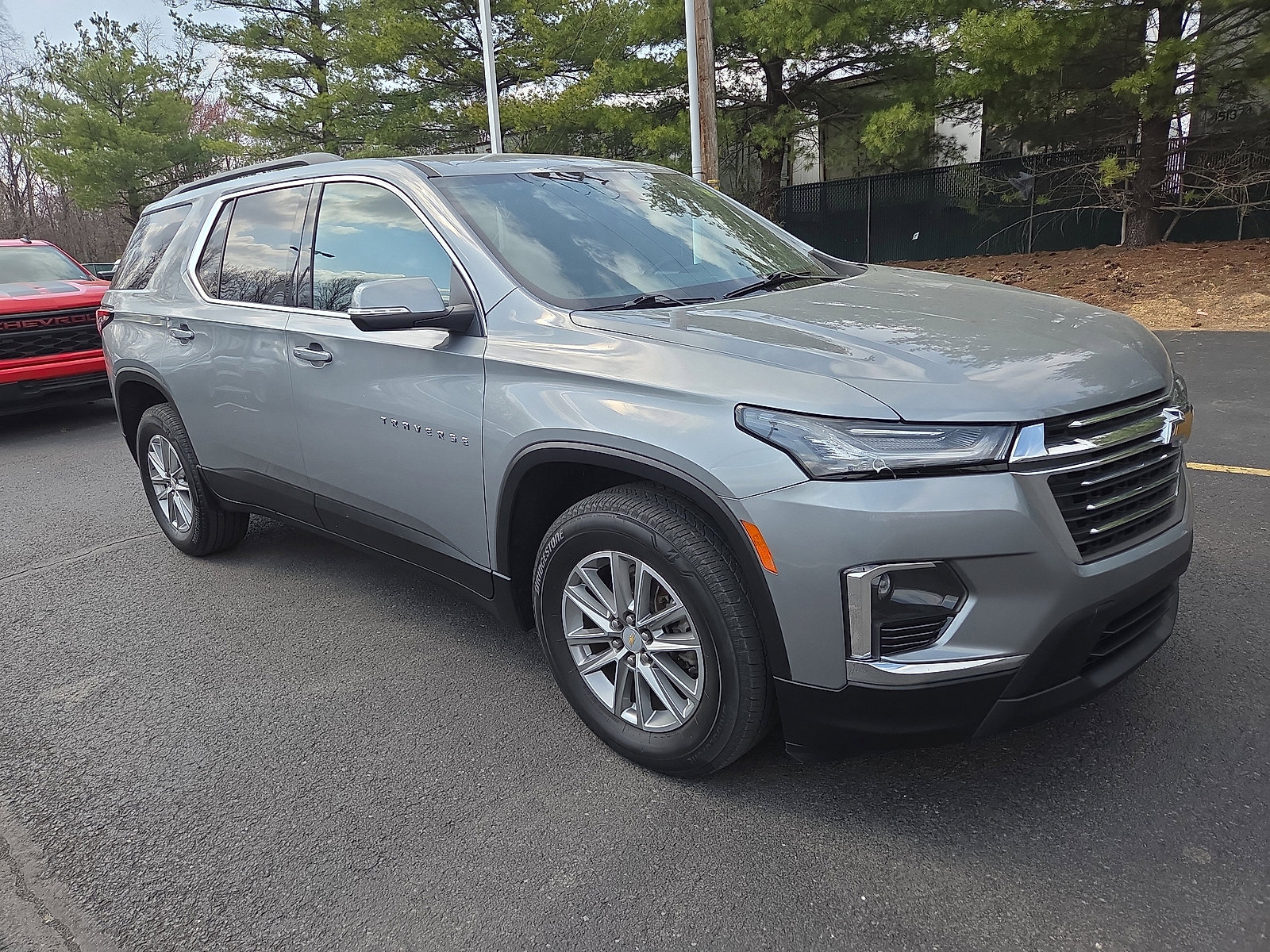 Used 2023 Chevrolet Traverse LT