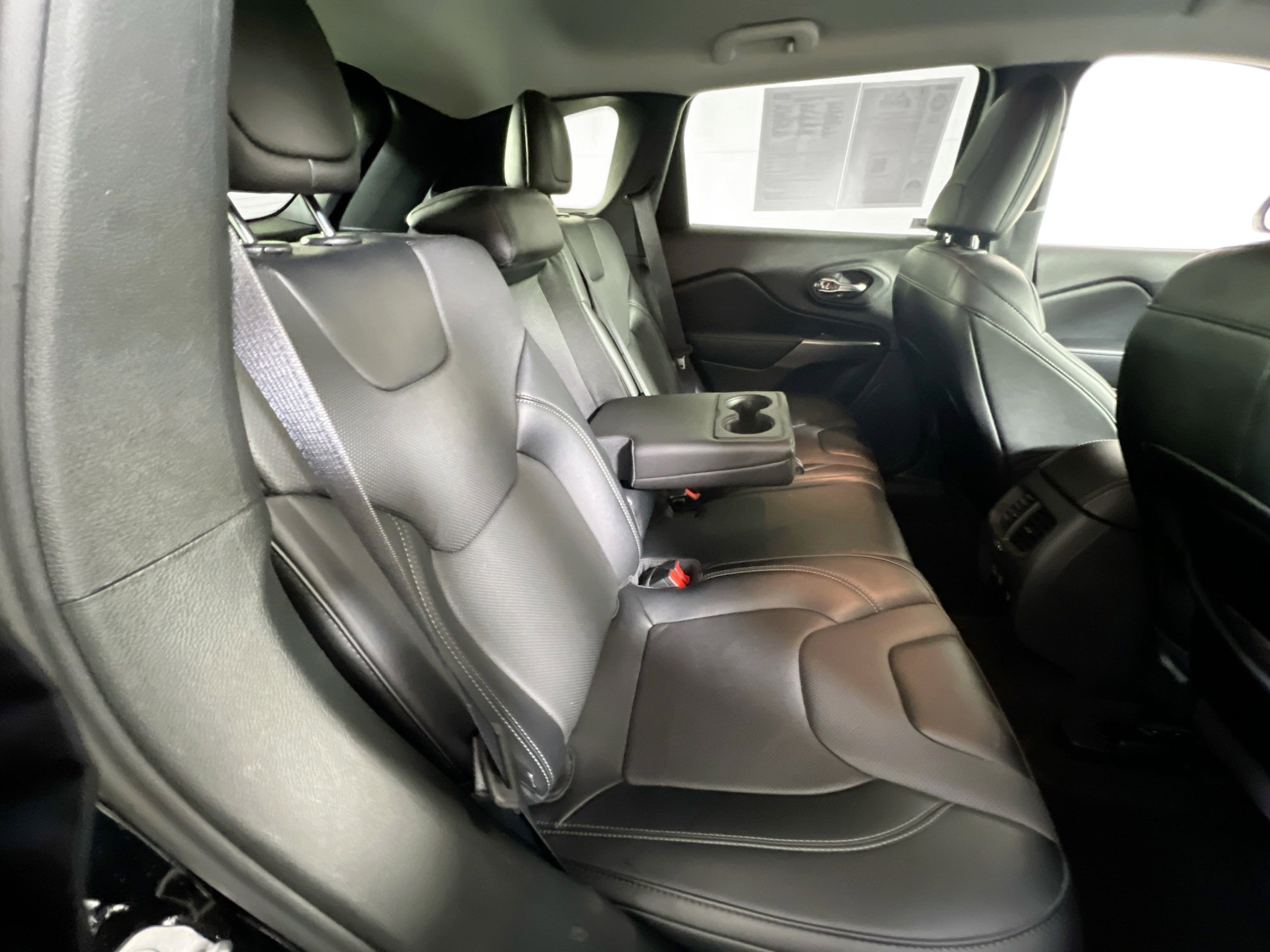 Used 2022 Jeep Cherokee Latitude Lux image 25