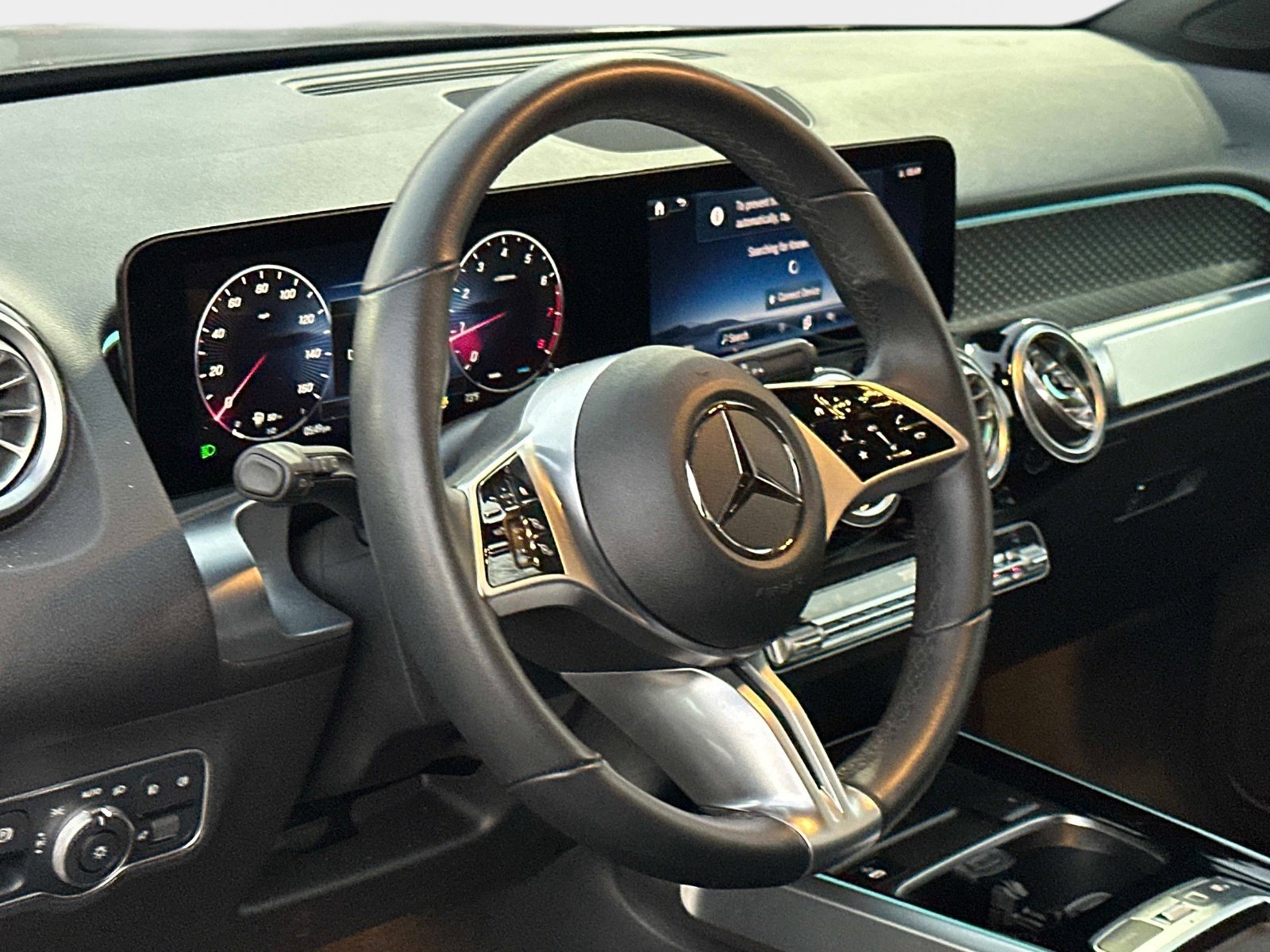 Certified 2025 Mercedes-Benz GLB 250 image 30