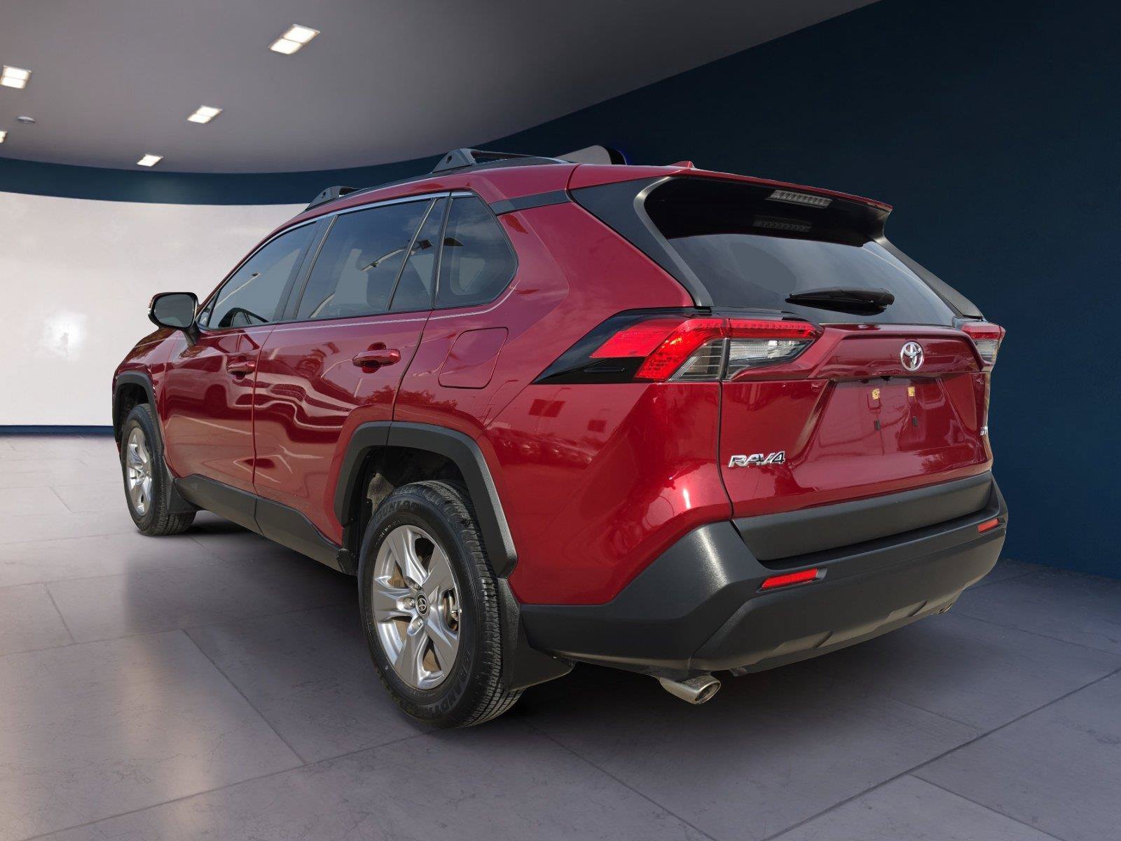 Used 2023 Toyota RAV4 XLE w/ Convenience Package FWD image 3