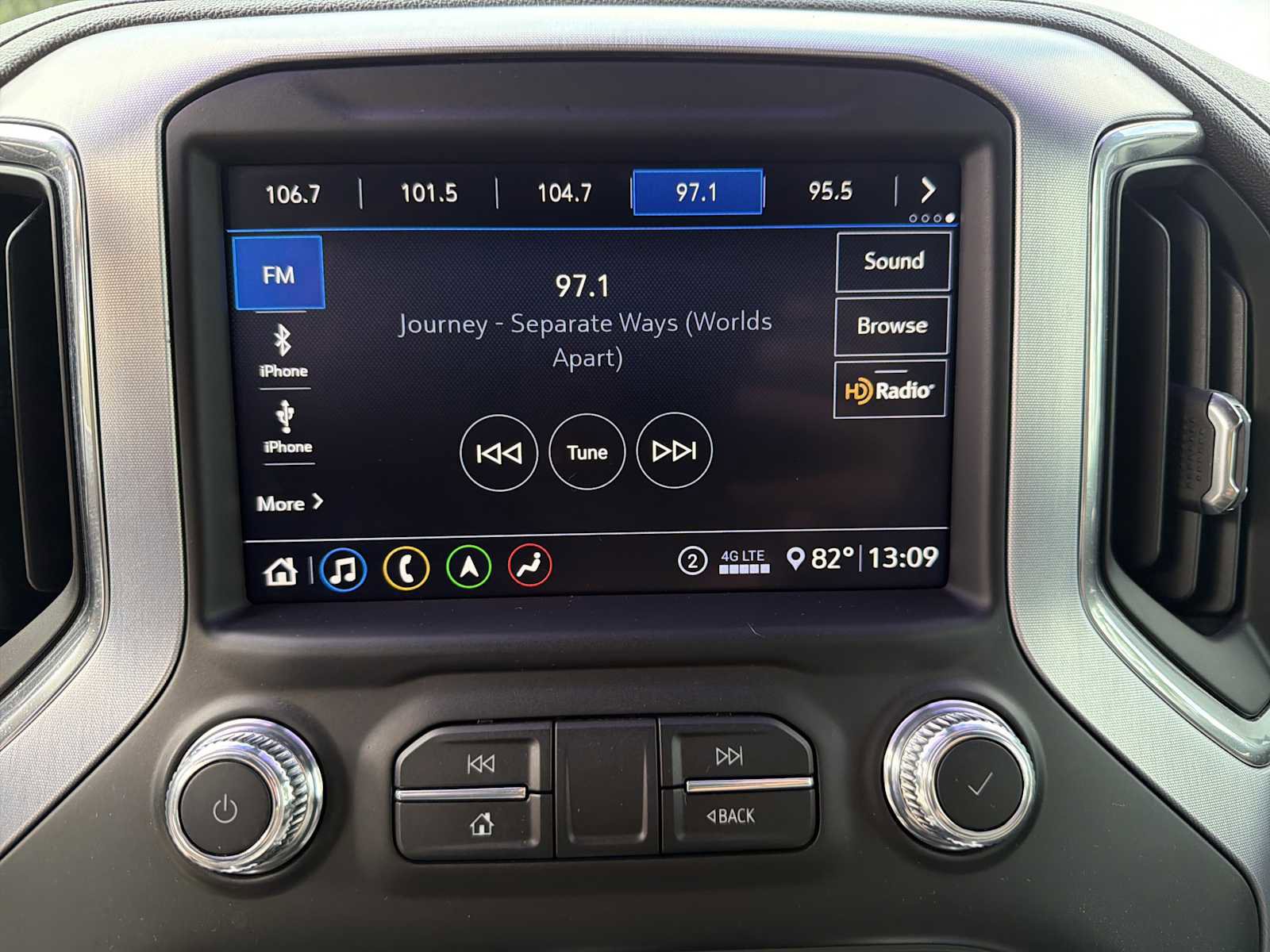 Used 2020 GMC Sierra 1500 SLT w/ SLT Premium Plus Package image 4