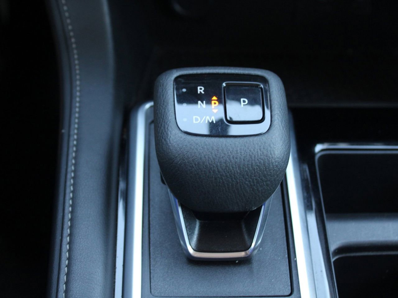 Used 2025 Nissan Pathfinder SV AWD/4WD image 26