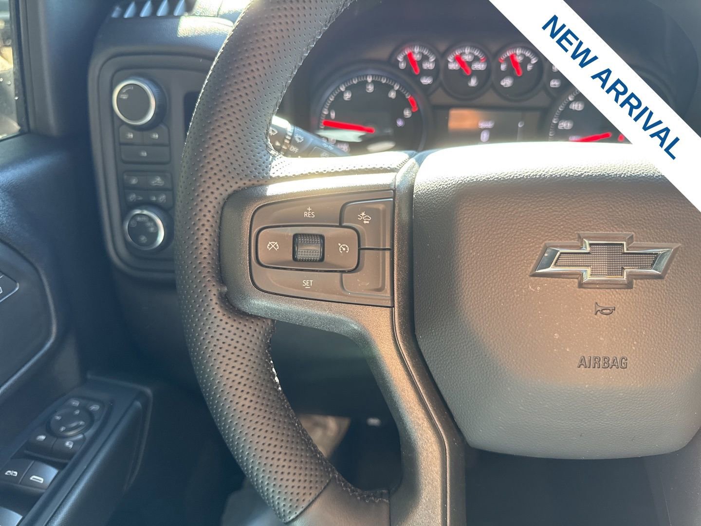 Used 2025 Chevrolet Silverado 2500 Custom w/ Custom Value Package image 20