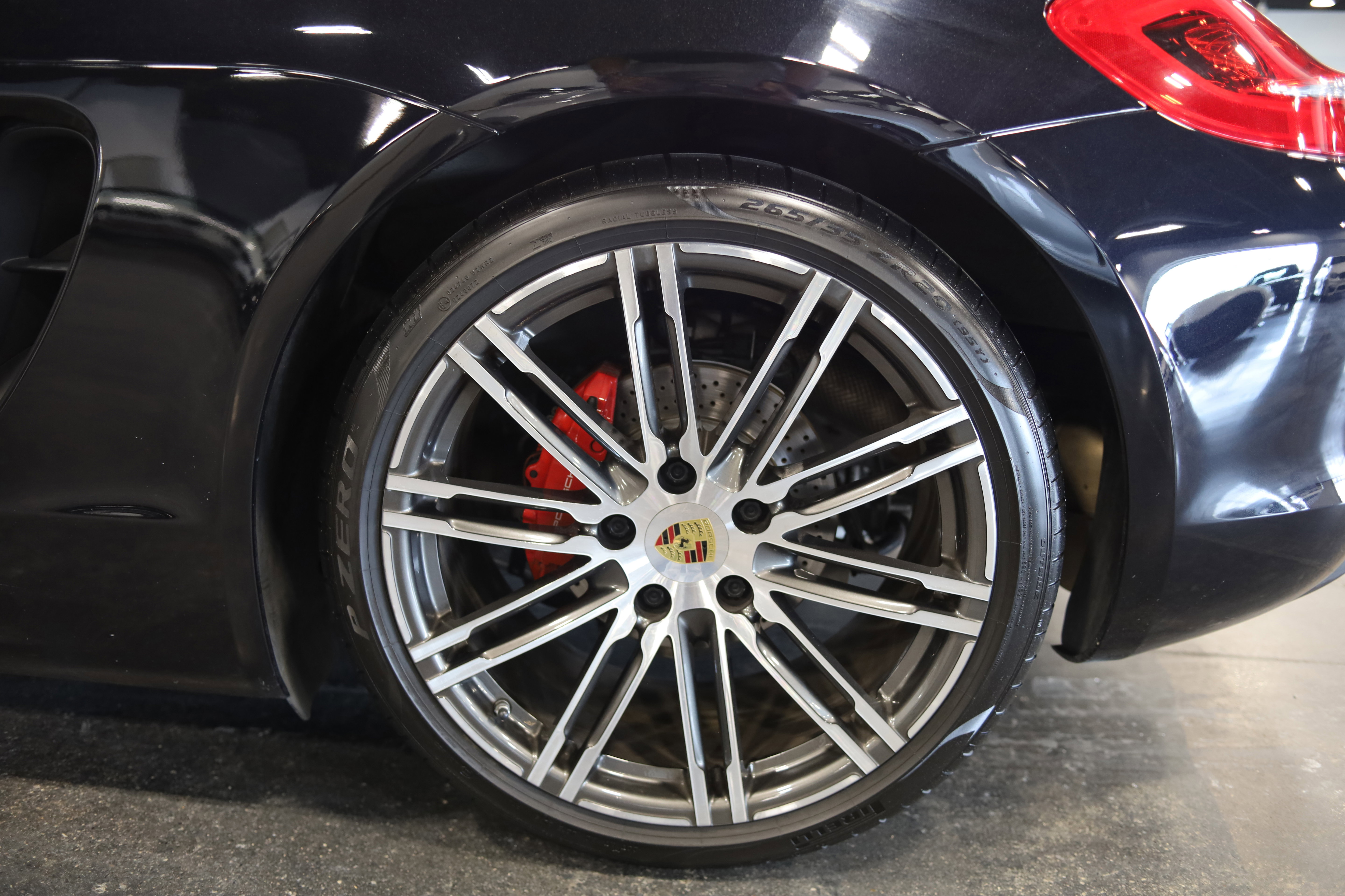 Used 2015 Porsche Boxster S image 12