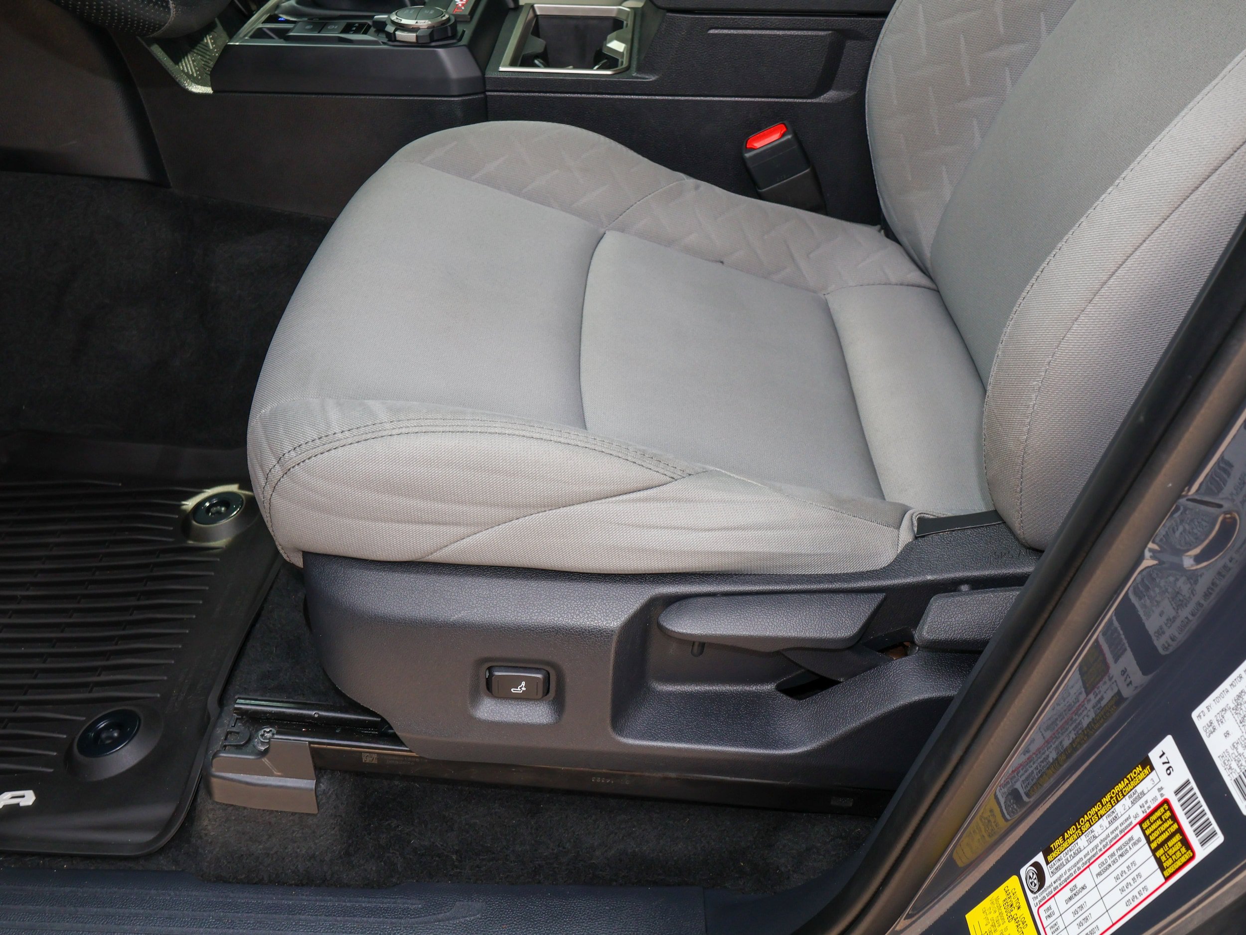 Used 2024 Toyota Tacoma SR5 AWD/4WD image 12