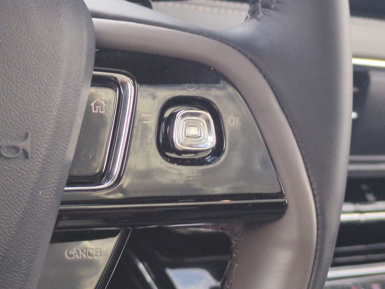 Used 2025 Lincoln Corsair Grand Touring image 28