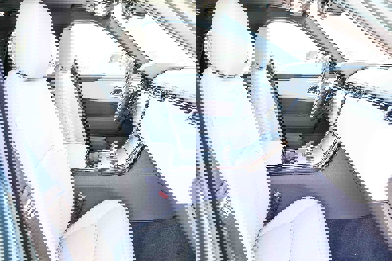 New 2026 Land Rover Range Rover Velar Dynamic SE image 14