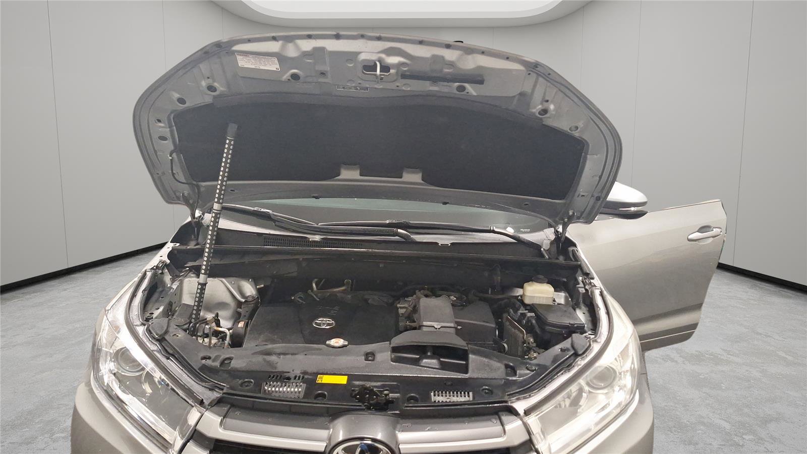 Used 2018 Toyota Highlander XLE FWD image 9