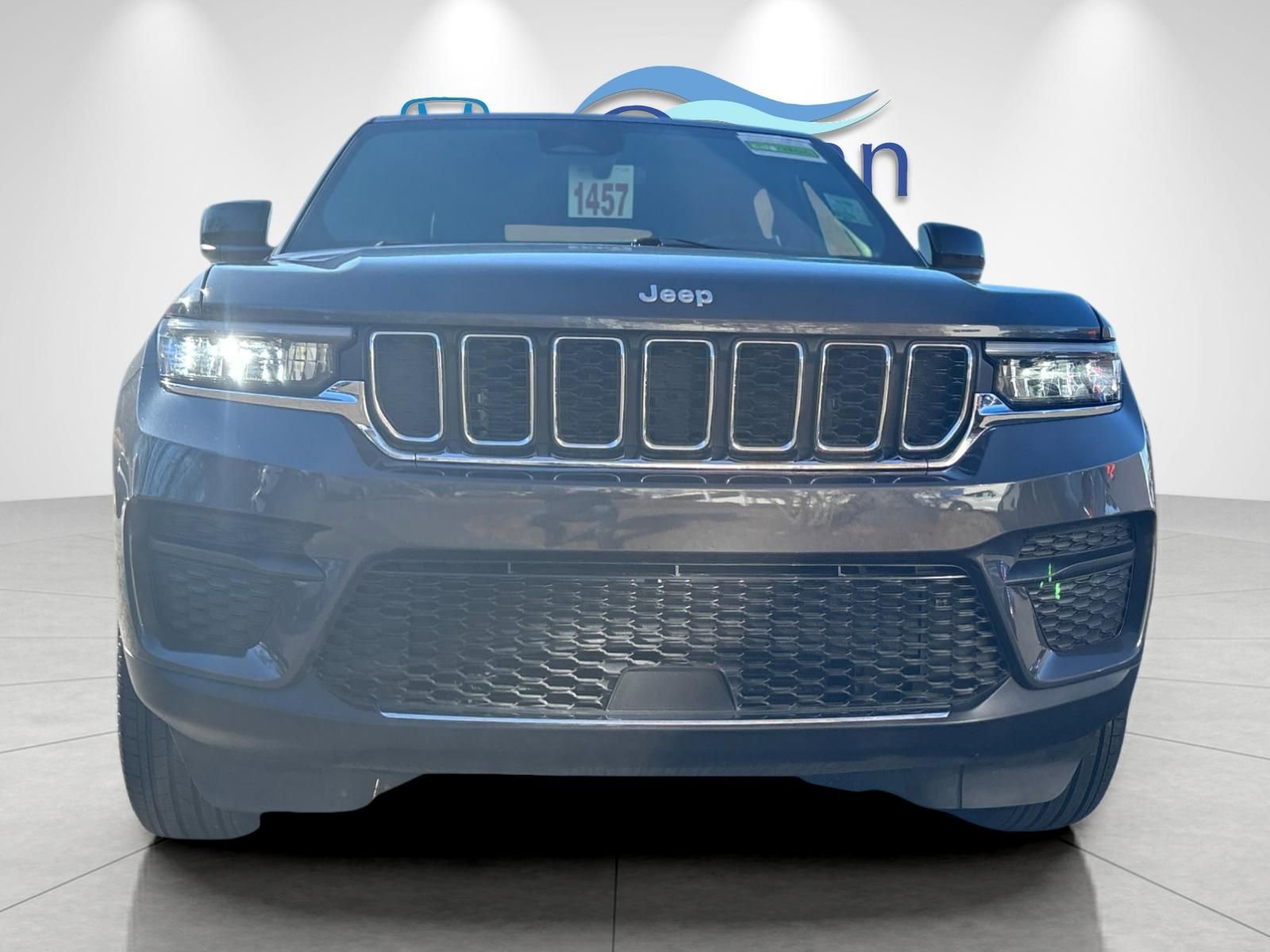 Used 2024 Jeep Grand Cherokee Laredo X w/ Luxury Tech Group I image 8