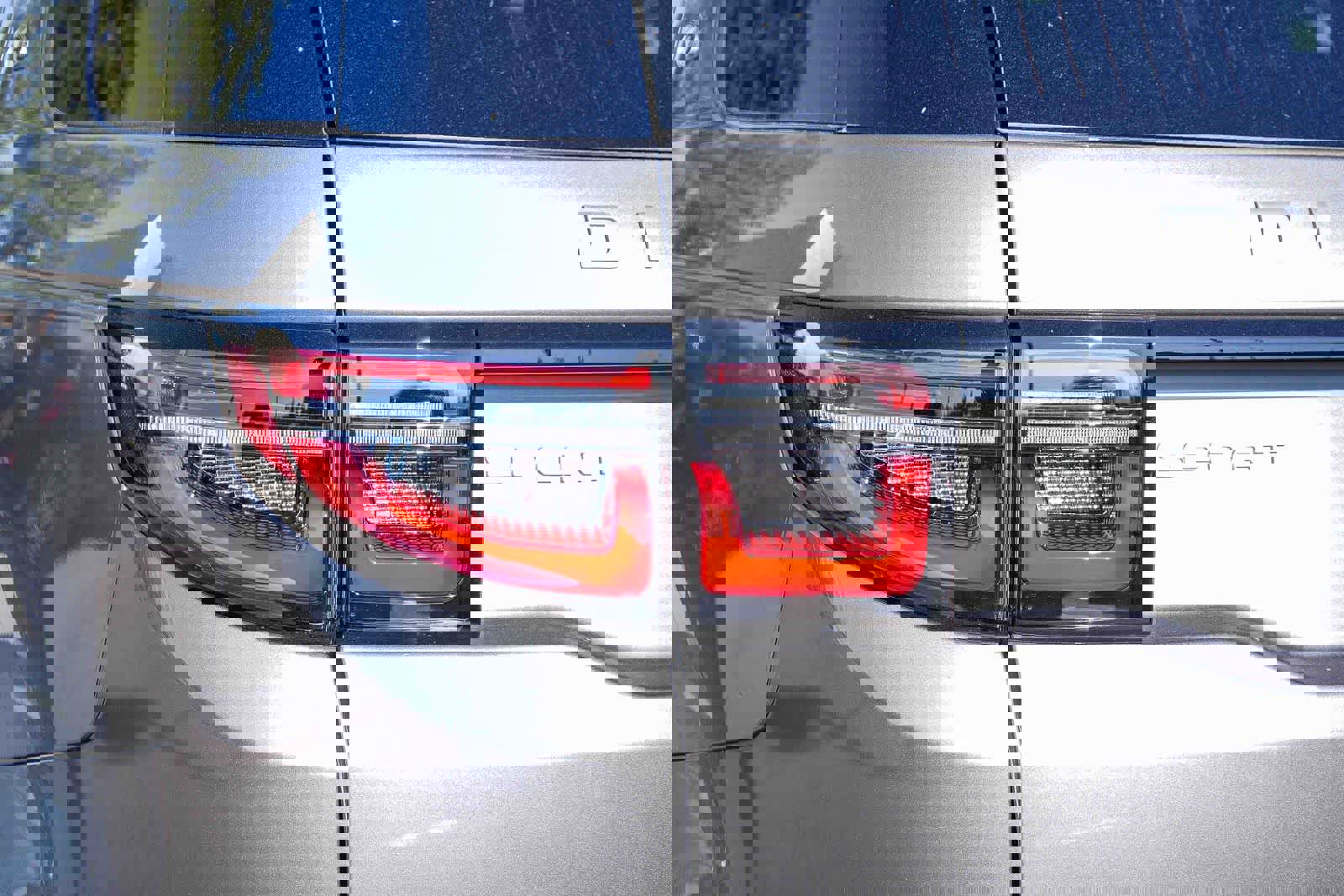 New 2025 Land Rover Discovery Sport S image 7