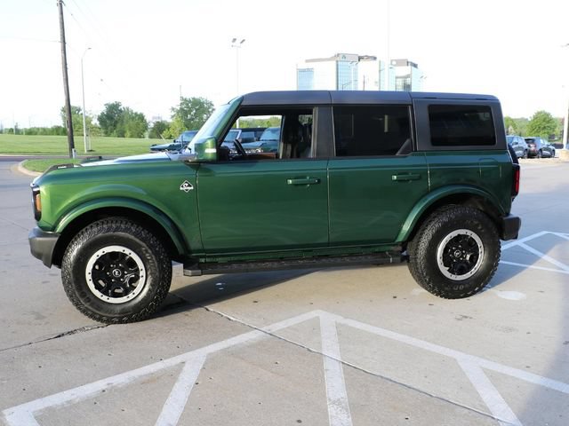 Used 2024 Ford Bronco Outer Banks AWD/4WD image 3