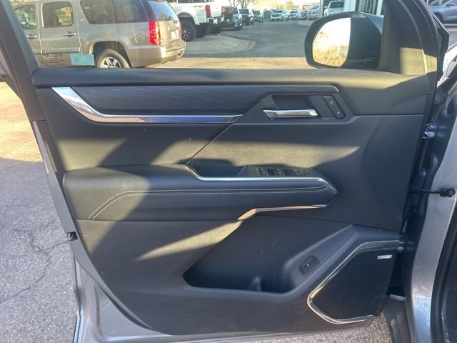 Used 2025 GMC Acadia Elevation image 9