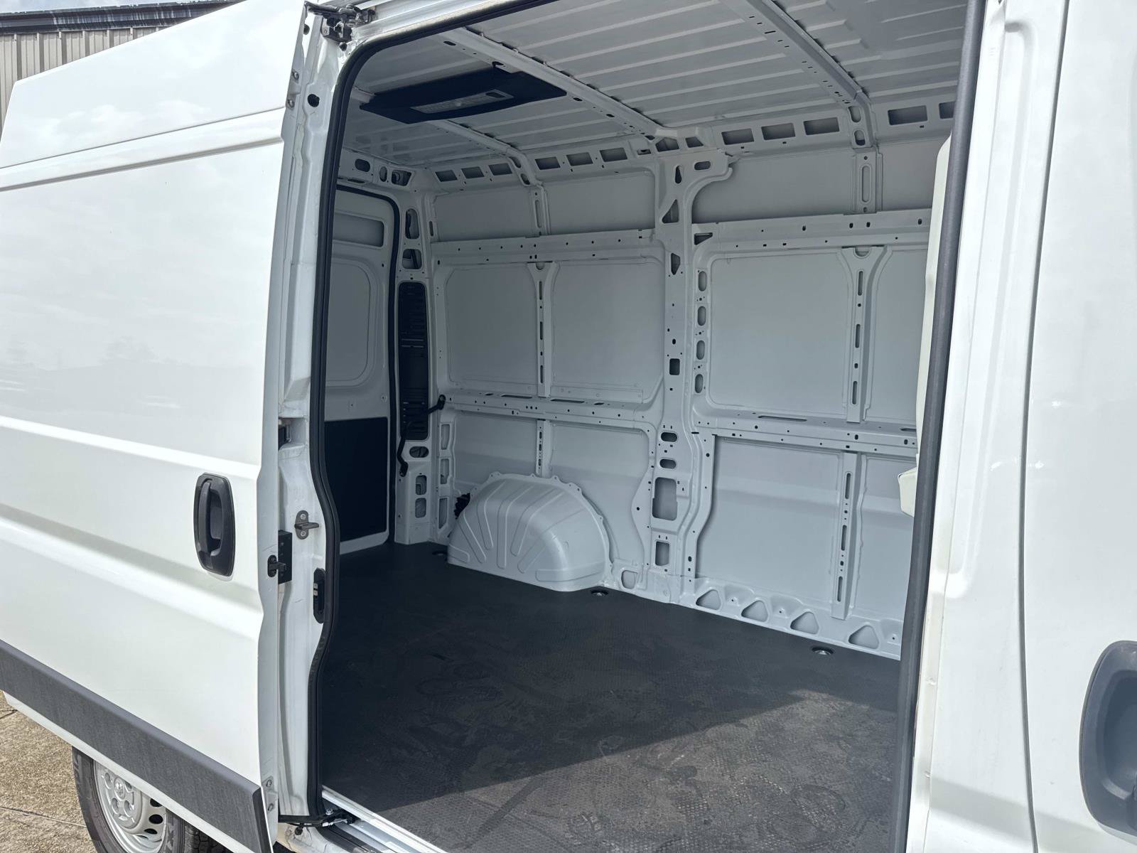 New 2026 RAM ProMaster 1500 w/ Safety Group FWD image 7