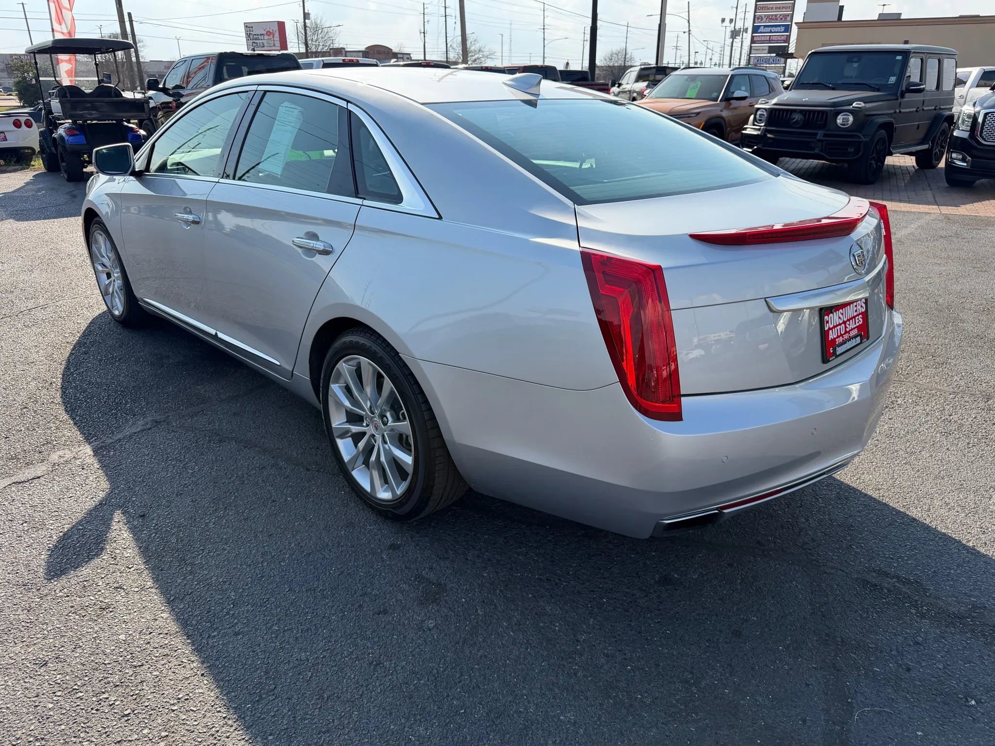 Used 2015 Cadillac XTS Luxury FWD image 3