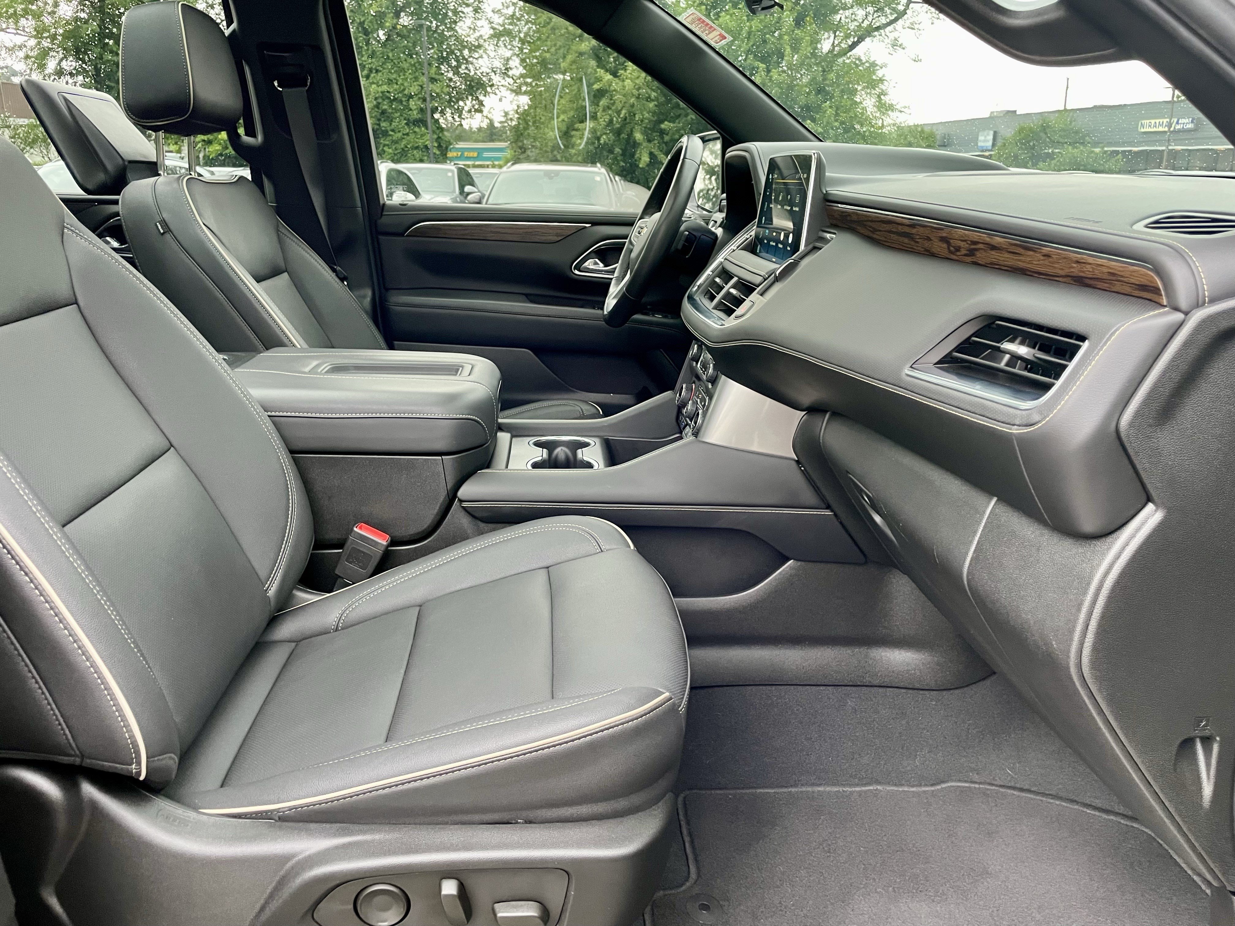 Used 2023 Chevrolet Tahoe Premier w/ Advanced Technology Package AWD/4WD image 15