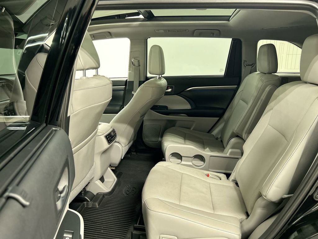 Used 2019 Toyota Highlander Limited Platinum image 20