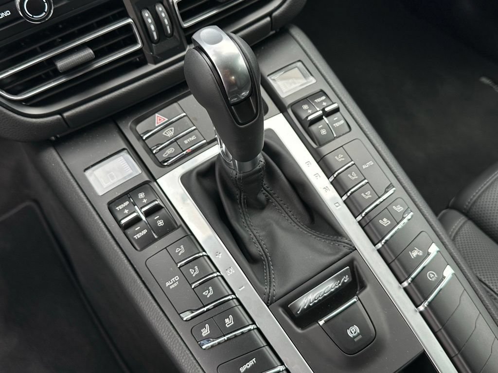 Certified 2021 Porsche Macan S AWD/4WD image 16