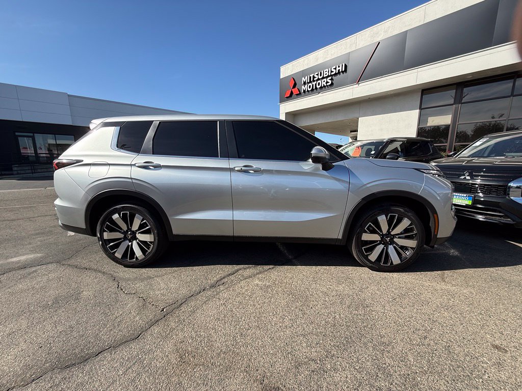 New 2026 Mitsubishi Outlander SE AWD/4WD image 15