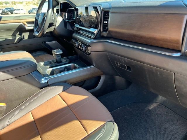 Used 2024 Chevrolet Silverado 1500 High Country w/ Technology Package AWD/4WD image 25