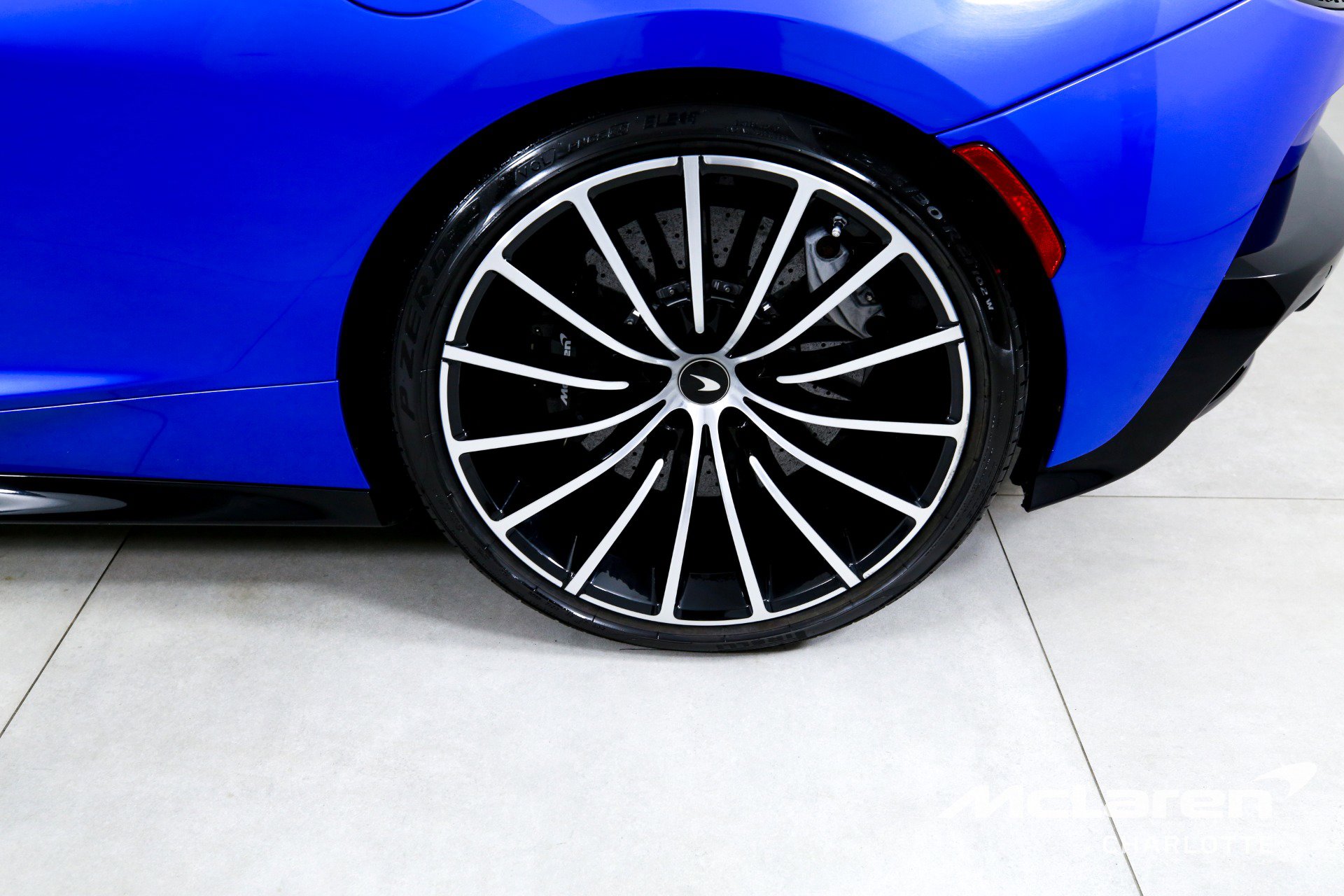 Used 2021 McLaren GT image 28