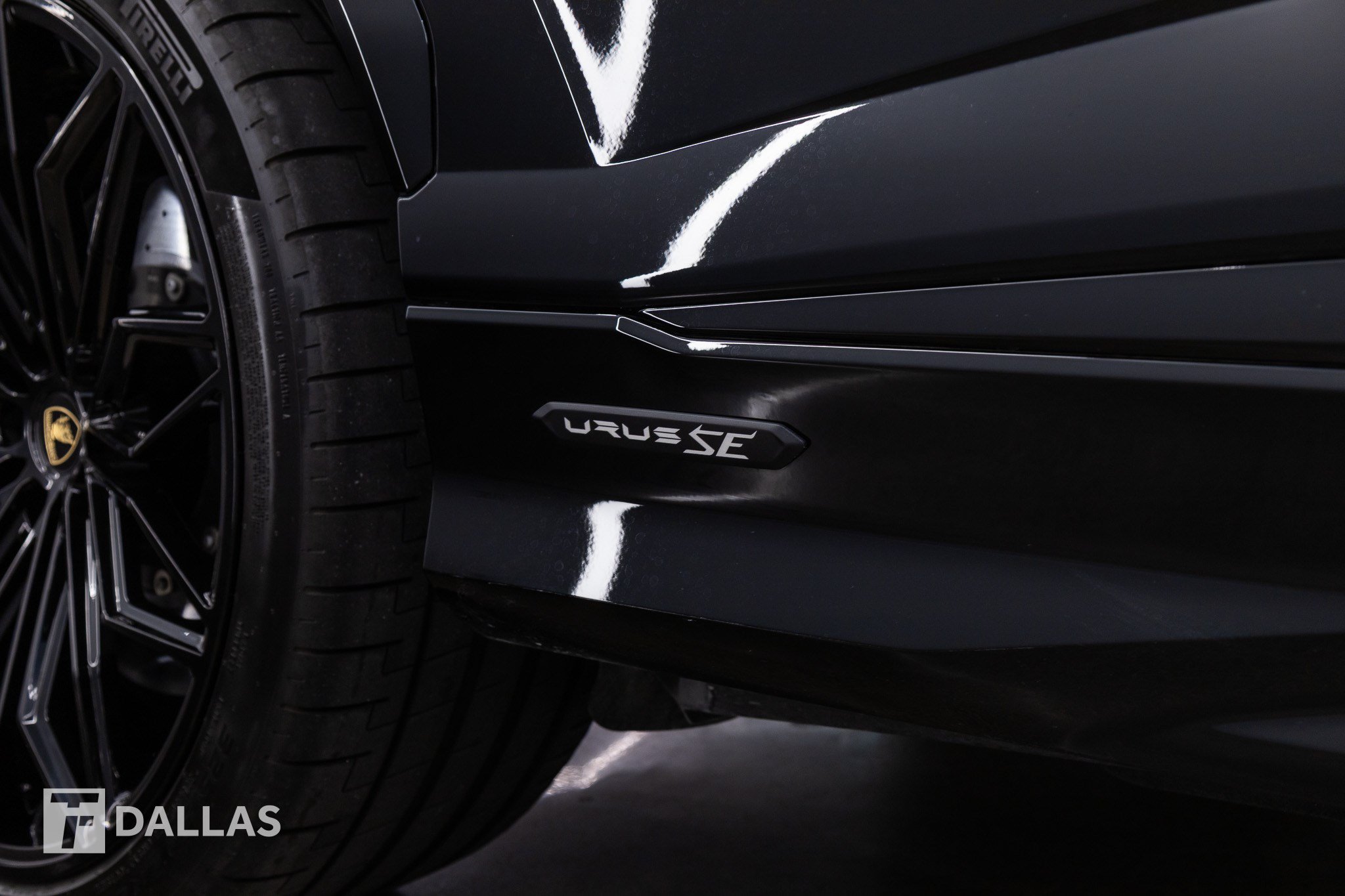 Used 2026 Lamborghini Urus SE AWD/4WD image 19