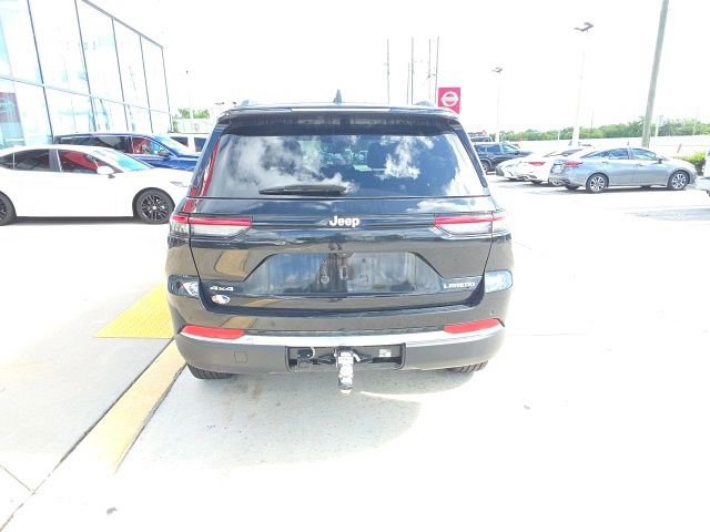 Used 2024 Jeep Grand Cherokee Laredo X w/ Luxury Tech Group I AWD/4WD image 5