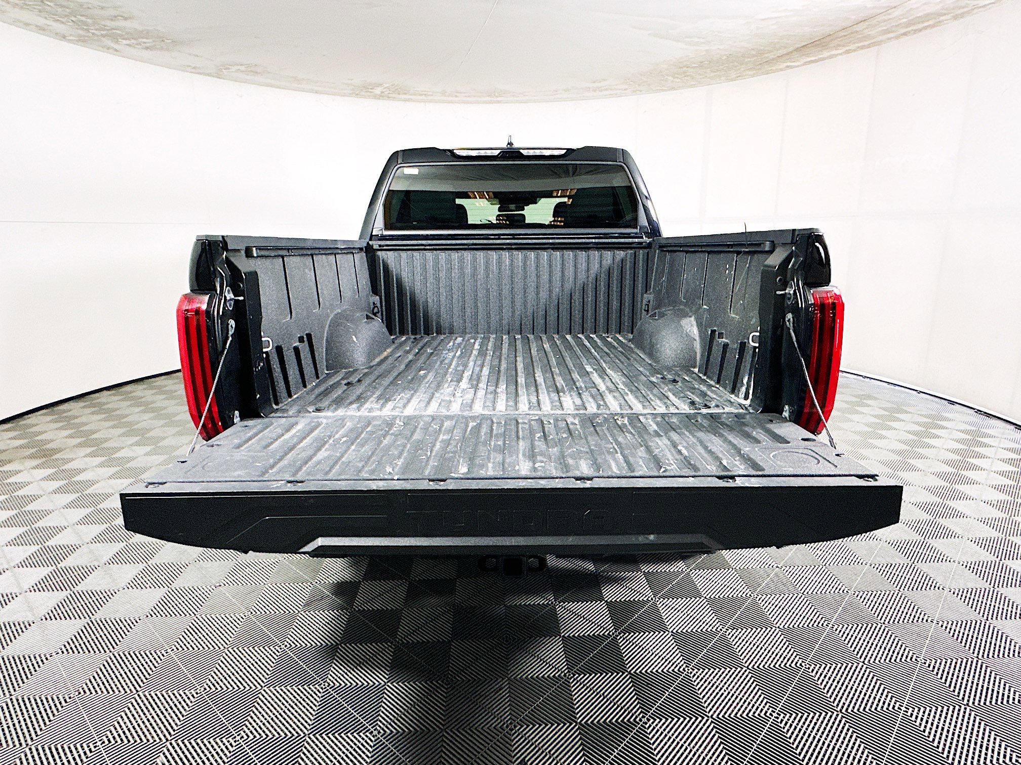 Used 2025 Toyota Tundra SR5 AWD/4WD image 31