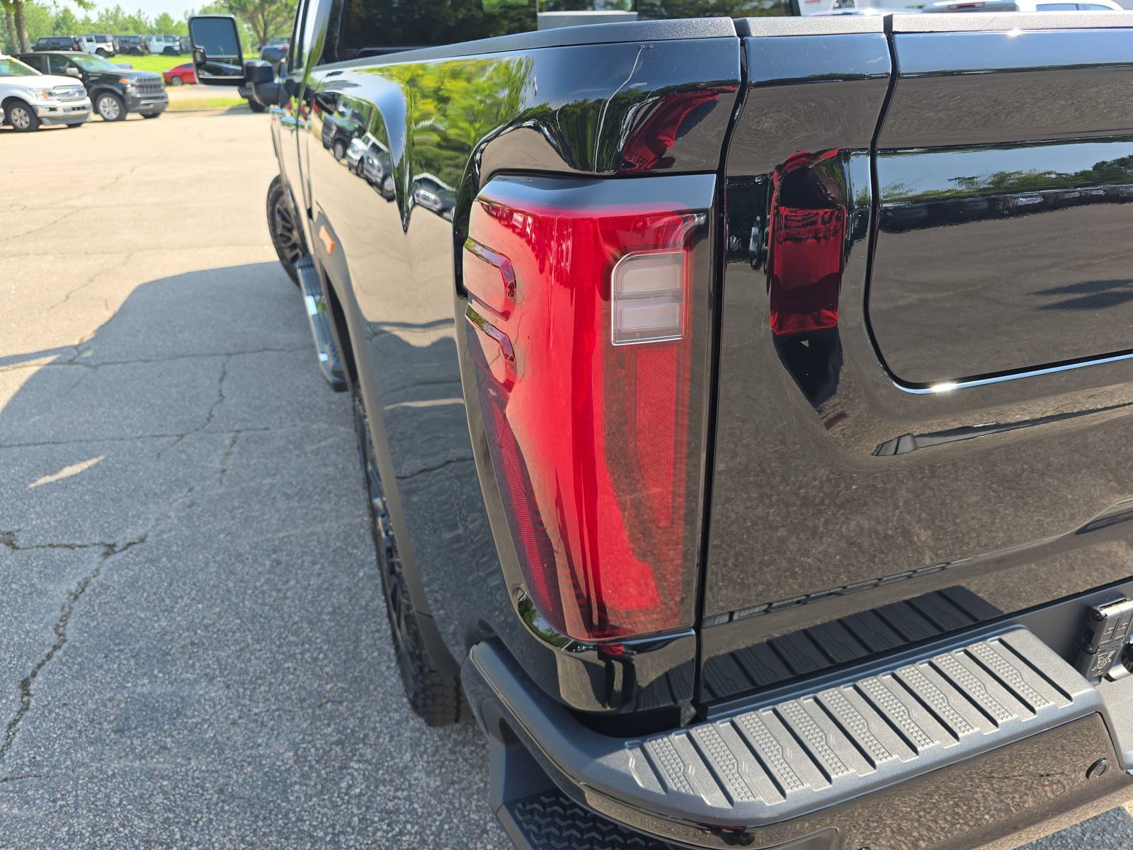 New 2026 GMC Sierra 2500 Denali w/ Denali Reserve Package AWD/4WD image 35