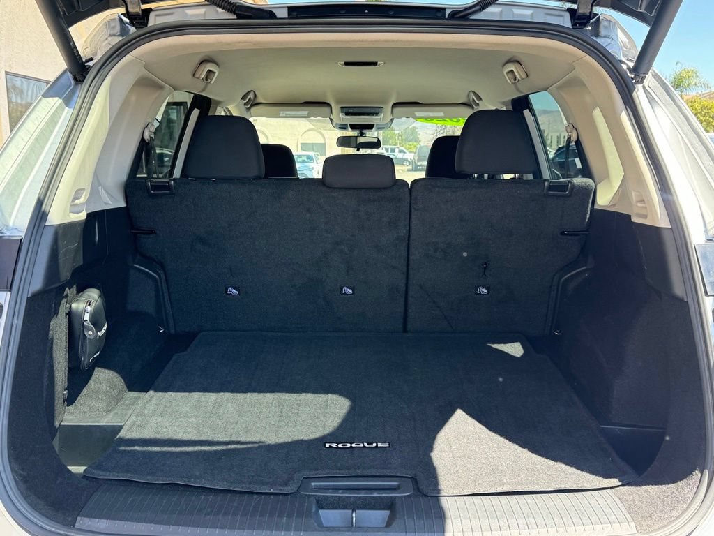 Used 2025 Nissan Rogue SV FWD image 6