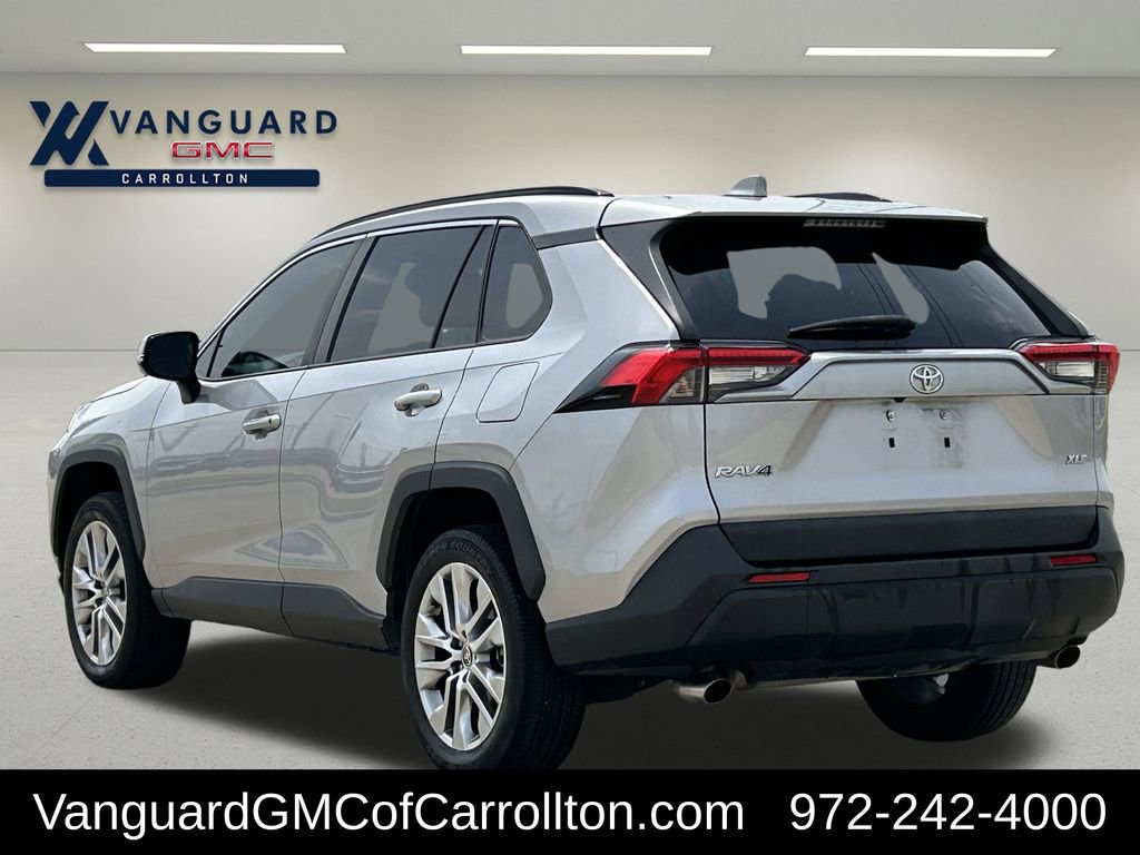 Used 2022 Toyota RAV4 XLE Premium image 6