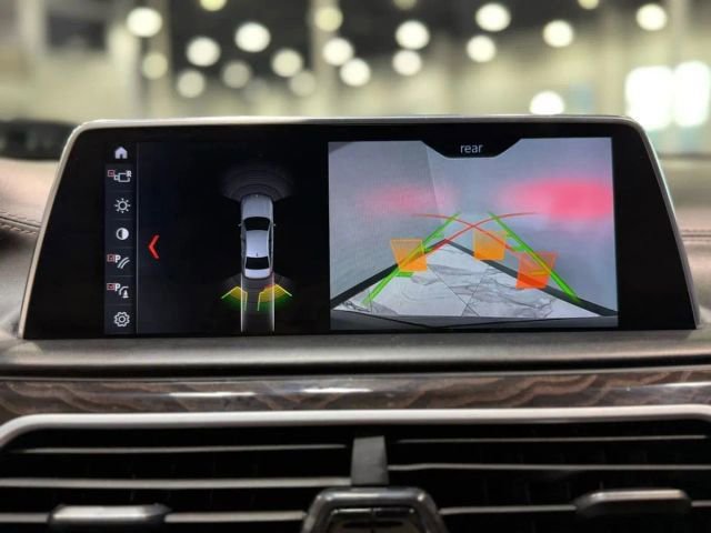 Used 2018 BMW 750i xDrive image 22