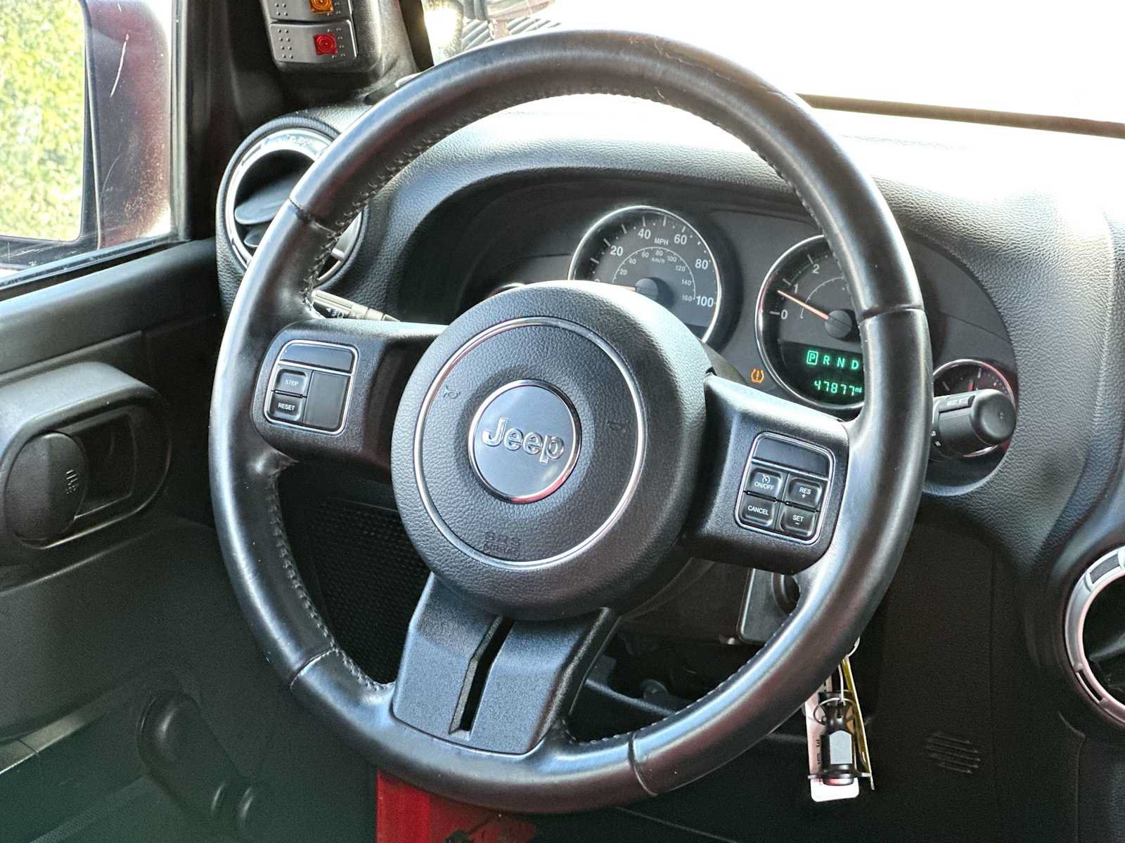 Used 2017 Jeep Wrangler Unlimited Sahara AWD/4WD image 27