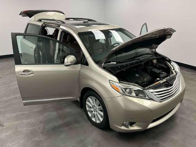 Used 2017 Toyota Sienna Limited Premium w/ Protection Package AWD/4WD image 12
