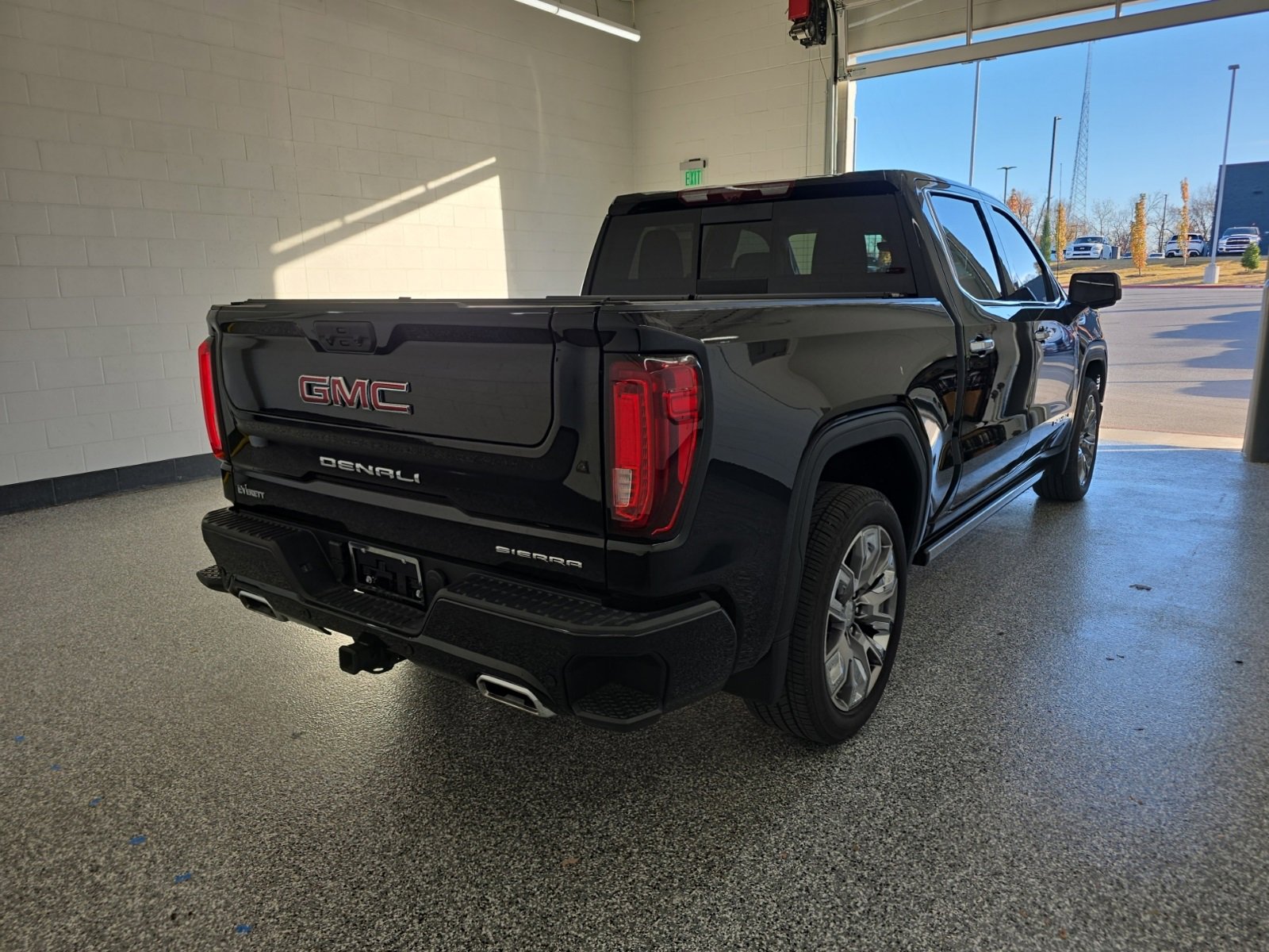 Used 2025 GMC Sierra 1500 Denali image 5