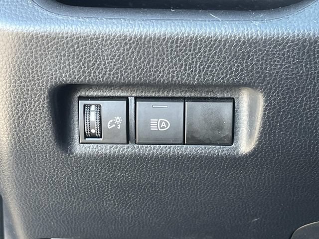 Used 2024 Toyota RAV4 XLE FWD image 25