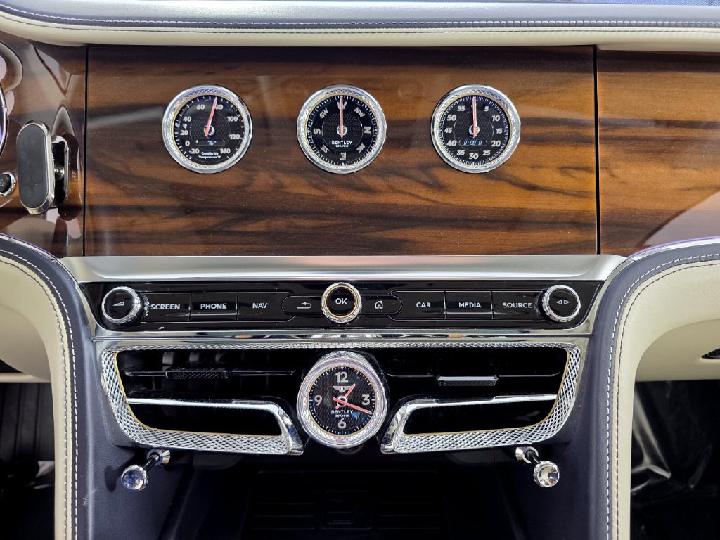 Used 2021 Bentley Flying Spur W12 AWD/4WD image 28