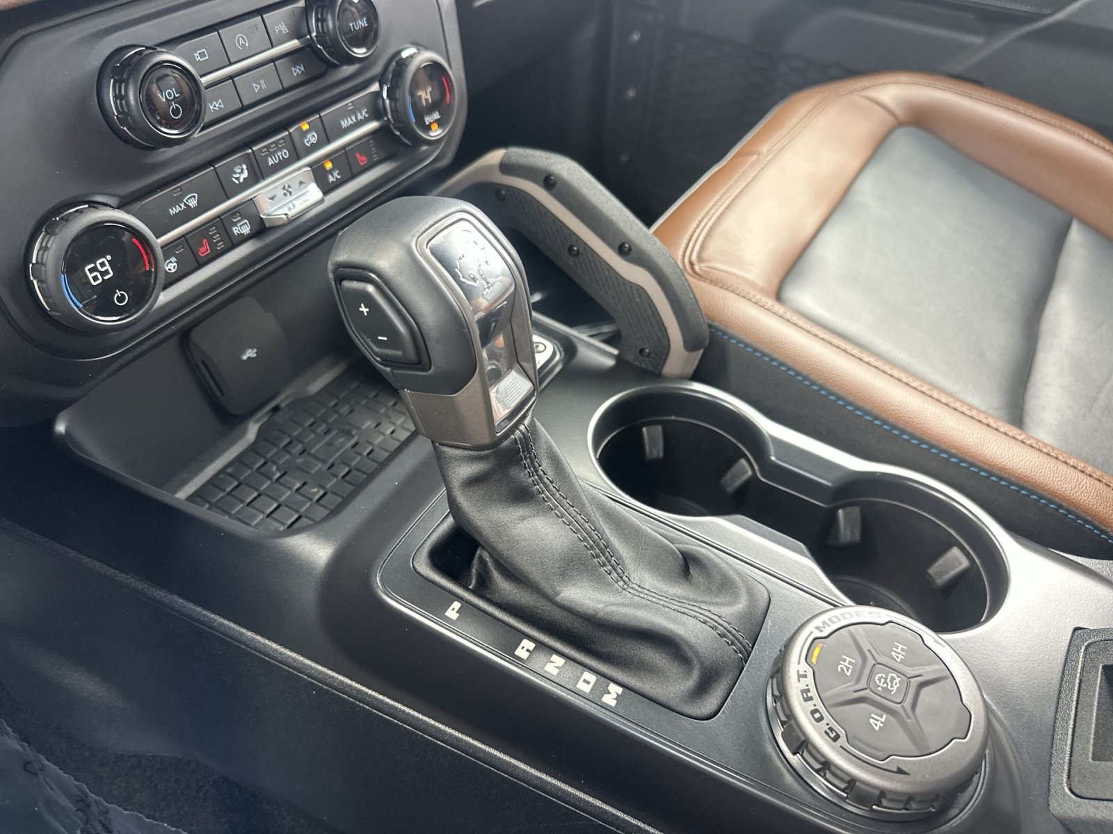Used 2024 Ford Bronco Outer Banks AWD/4WD image 38